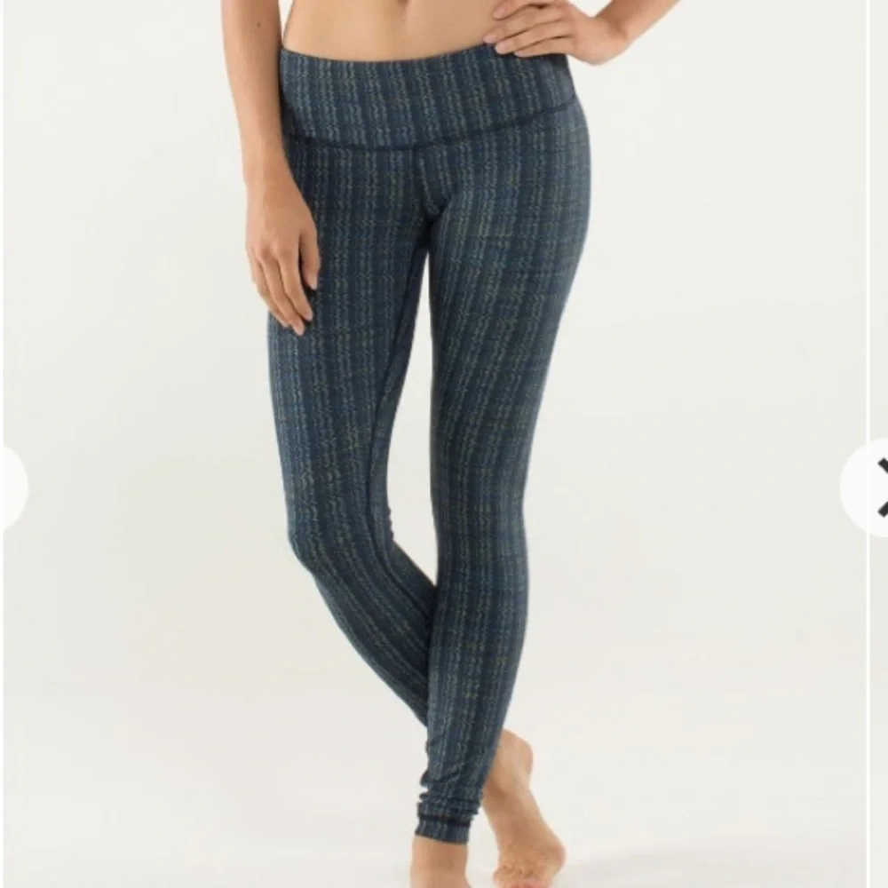 Lululemon Wunder Under High Low Ziggy Wee August Inkwell pattern blue leggings 4